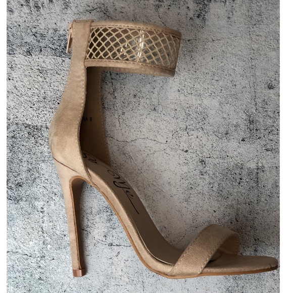 Nude Heels - Picture 2 of 3